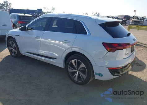 2024 Audi Q8 E-Tron Premium Plus Quattro z USA, uszkodzony, nr VIN WA15AAGE5RB034943